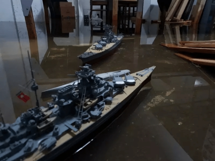 집이 침수된 디씨 토이 갤러리 유저 .JPG | 인스티즈