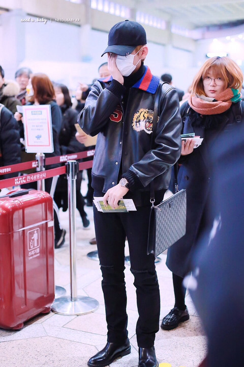 방탄소년단 뷔 사복 | 인스티즈