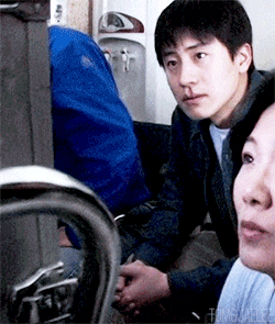 자신의 연기 모니터링하는 배우들 실제 모습JPGIF | 인스티즈