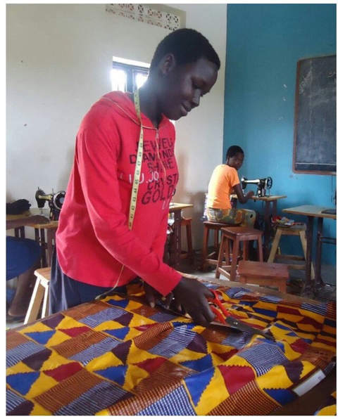 아프리카에 사는 딸이 만들어준 옷.JPG | 인스티즈