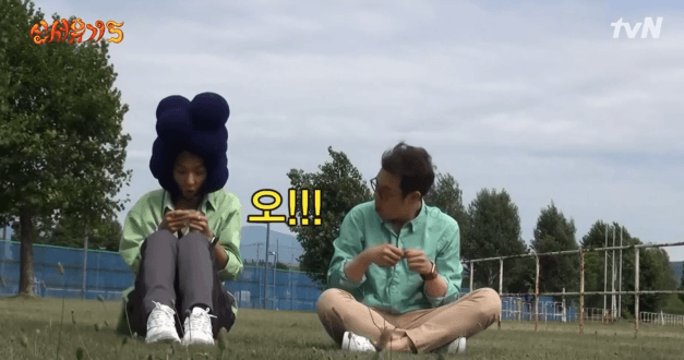 [신서유기] 친구 송민호 후드려 패는 피오.gif | 인스티즈