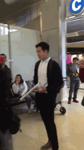 특이하게 걷는 슬기 | 인스티즈