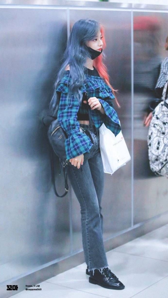 캠퍼스에 흔히 있을 것 같은 프로미스나인 이나경 | 인스티즈