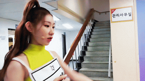 어딘가 조금 이상한 ITZY 채령 모음.gif | 인스티즈