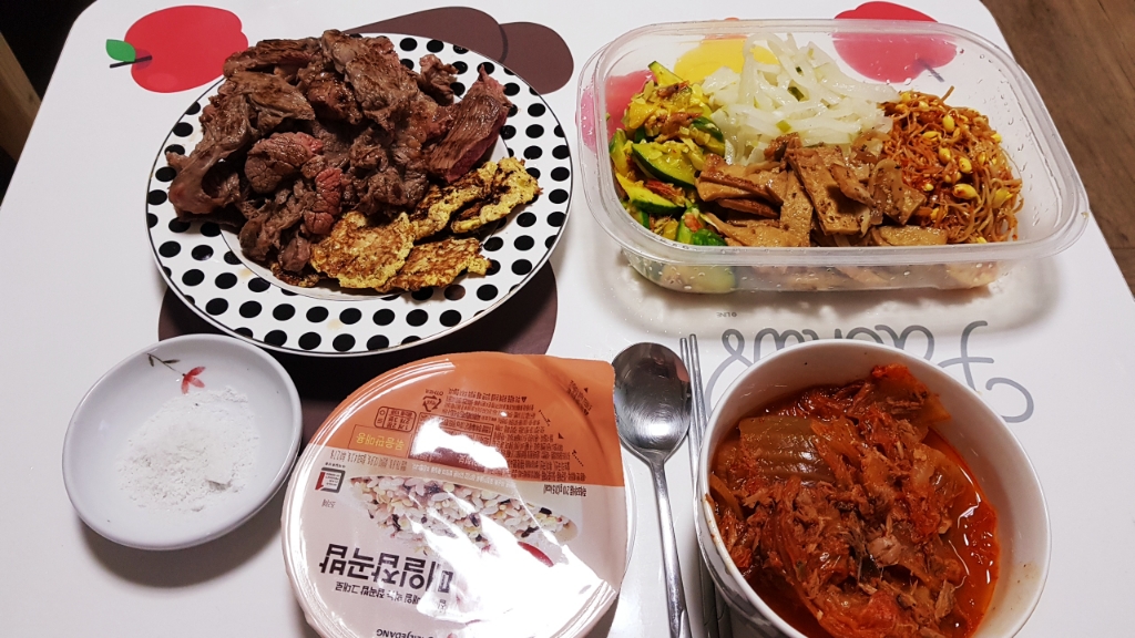 ㄹㅇ 현실적인 자취 밥상 | 인스티즈