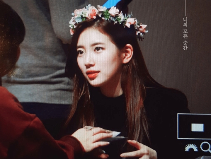 팬들 눈빛으로 조련하는 수지 | 인스티즈