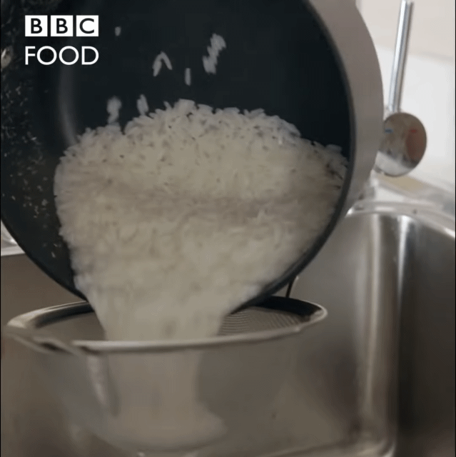 전 세계 아시아인들 어이 털리게 만든 BBC 계란볶음밥 레시피.jpgif | 인스티즈