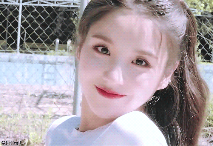 이달의 소녀 비주얼 센터.gif | 인스티즈