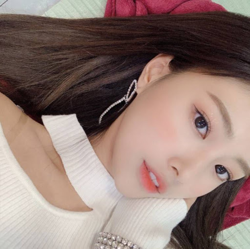 자기 얼굴에 자부심이 있는듯한 아이즈원 강혜원 | 인스티즈