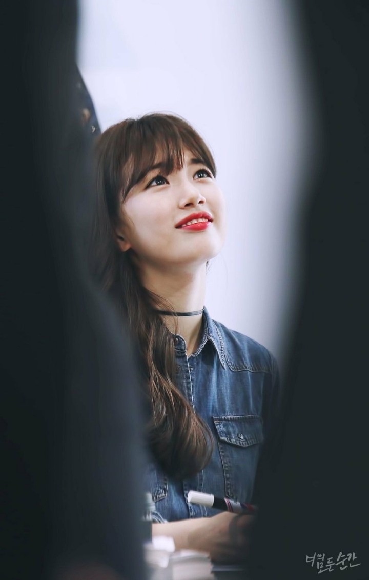 팬들 눈빛으로 조련하는 수지 | 인스티즈