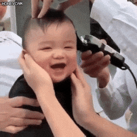 해맑게 이발하는 아기.gif | 인스티즈
