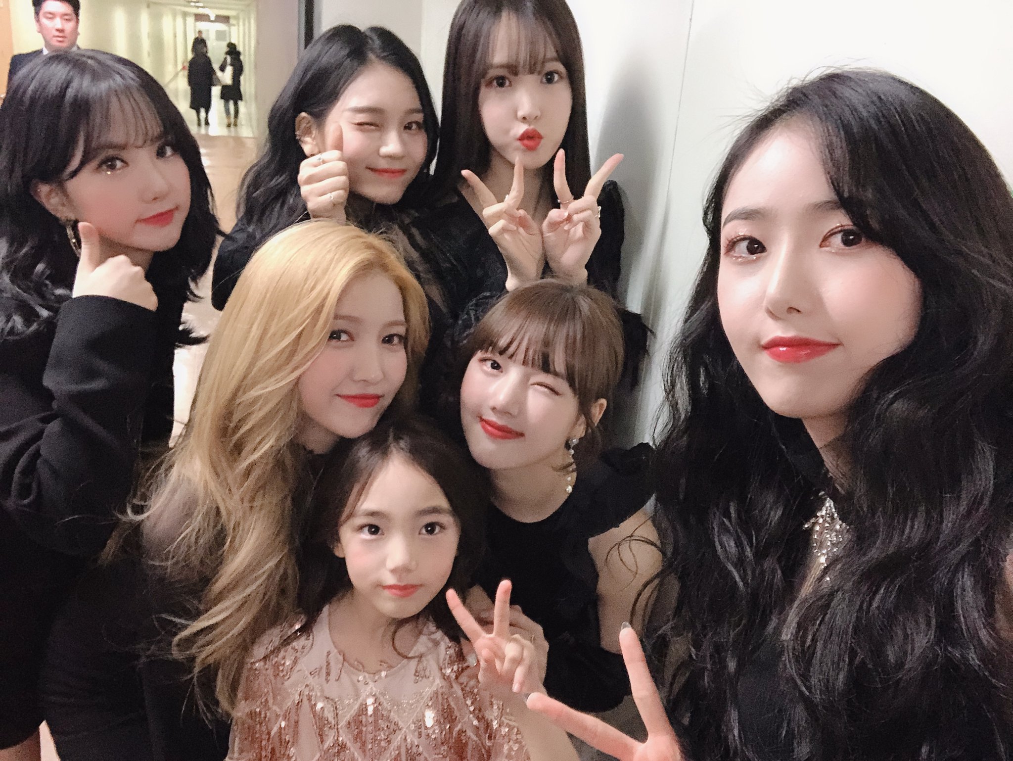 2019년 첫 여자친구 | 인스티즈