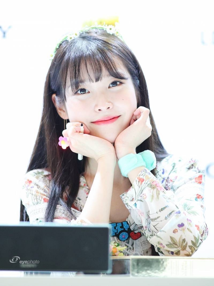 아이유가 좋아요 누른 팬아트 .jpg | 인스티즈