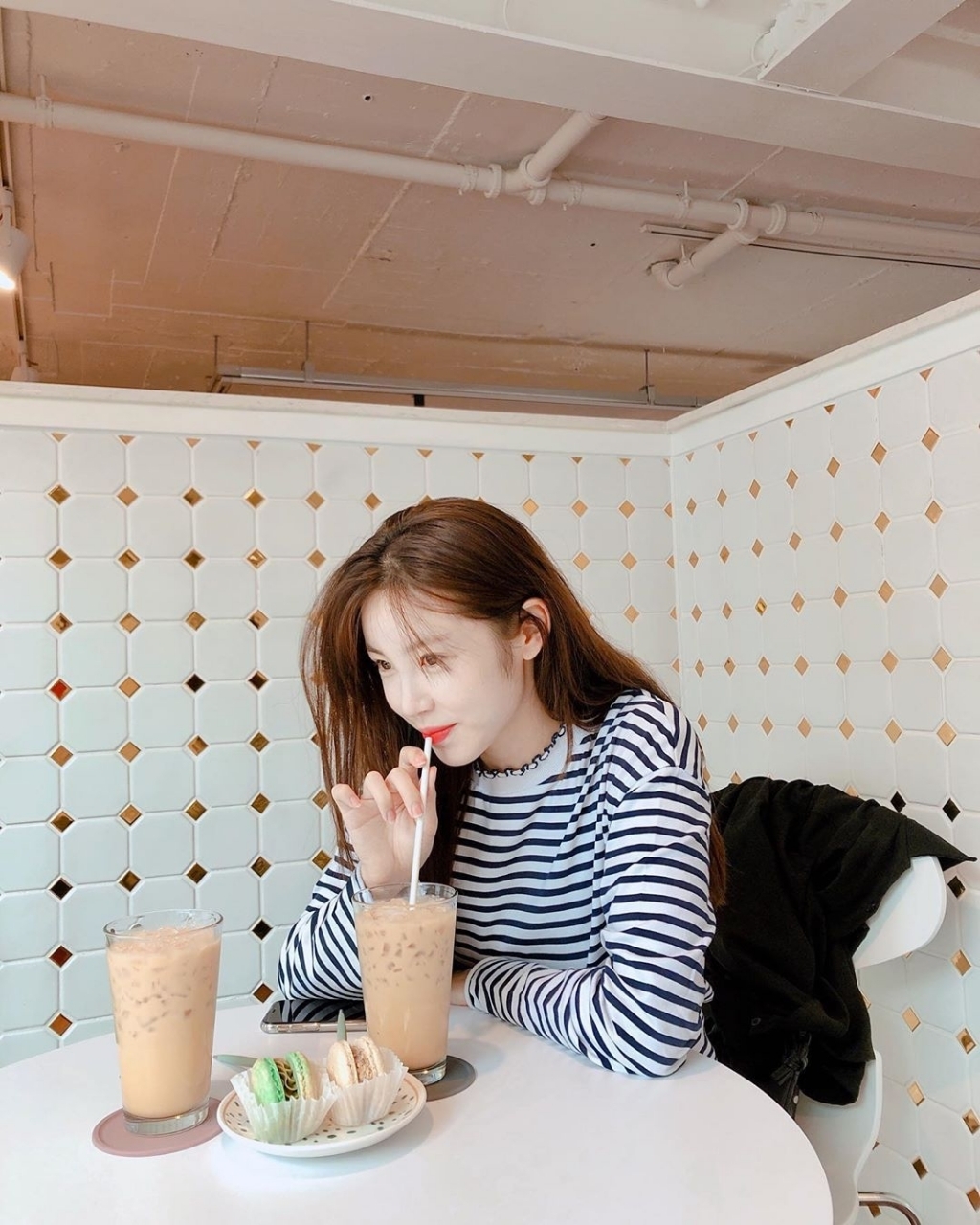 앞머리를 귀뒤로 살짝 넘긴 전효성 최근.JPG | 인스티즈