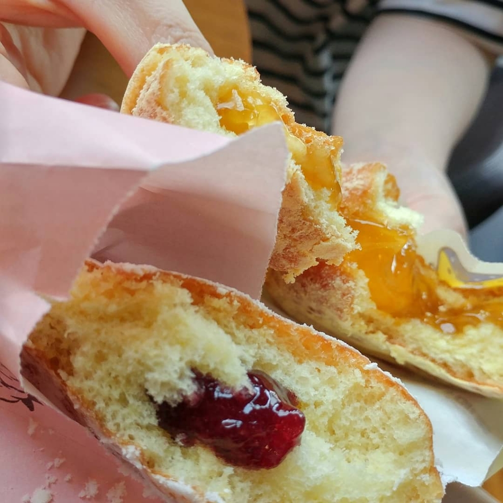 딸기쨈이 가득 차있는 던킨 스트로베리필드......jpg | 인스티즈