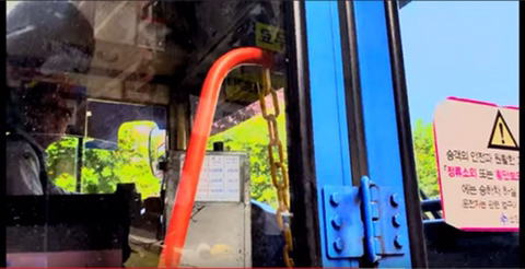 모르는 사람이 넥타이 매는걸 도와달라고 하면? | 인스티즈