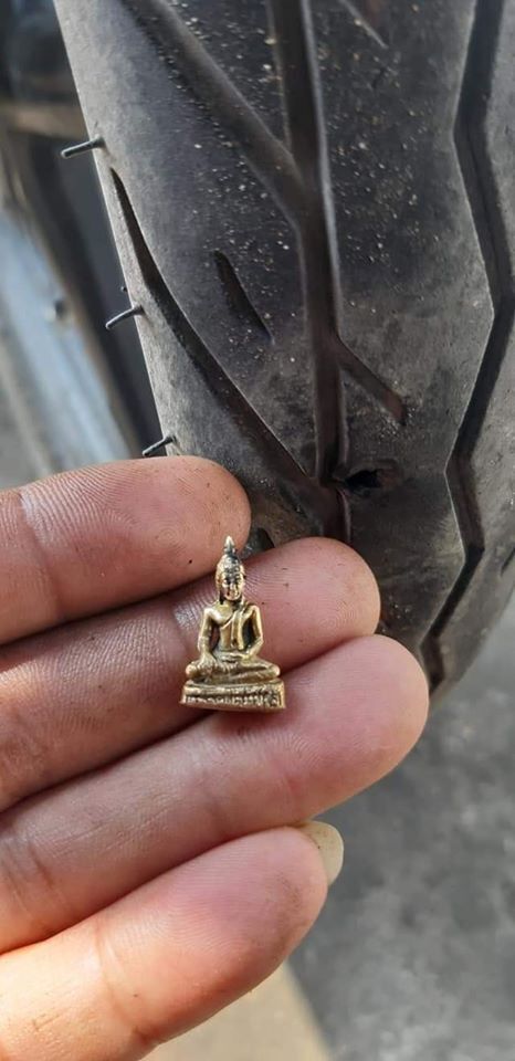 타이어에 펑크난 이유 | 인스티즈