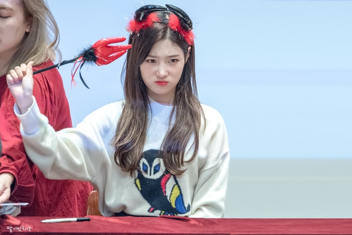 아침을 여는 정채연 | 인스티즈