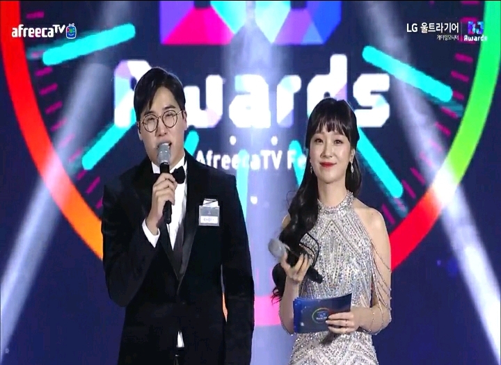 LG 울트라기어 후원 아프리카 BJ 대상 1부 MCㄷㄷㄷㄷㄷ | 인스티즈