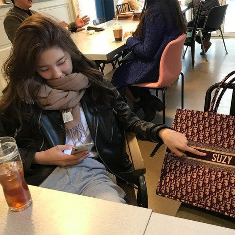 머리 대충 묶은 수지 | 인스티즈