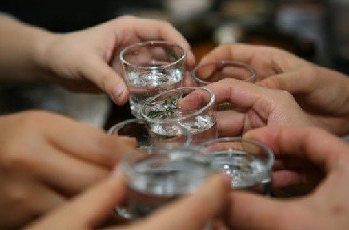 성인되고 한달 이상 술 안마셔본 경험있다 vs 없다 | 인스티즈