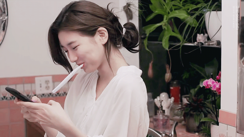 작성자의 카톡을 받은 여사친.gif | 인스티즈