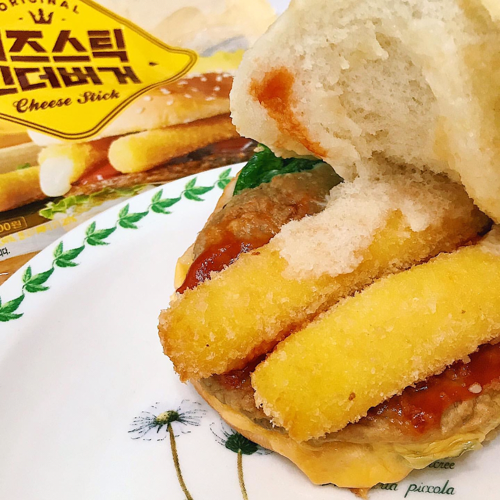 치즈스틱이 통째로 들어가있는 CU 신상 햄버거 | 인스티즈