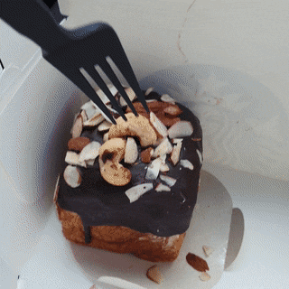 슈크림이 너무 딱딱하다.GIF | 인스티즈