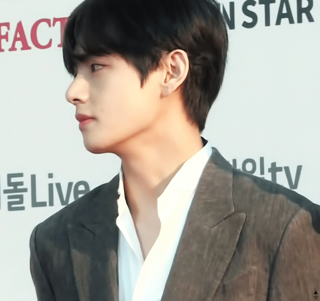 방탄소년단 뷔의 옆모습 | 인스티즈