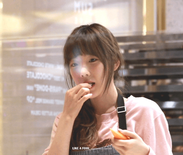 이런 카페알바생이 무료로 사이즈업을 해준다면? | 인스티즈