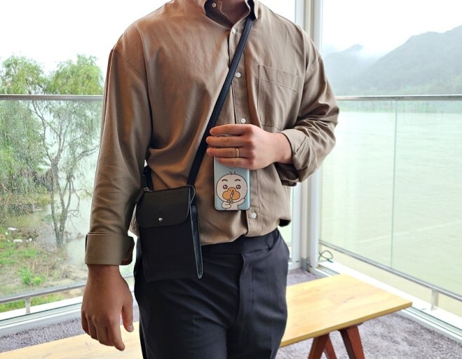 요즘 남자들이 많이 메는 가방 | 인스티즈