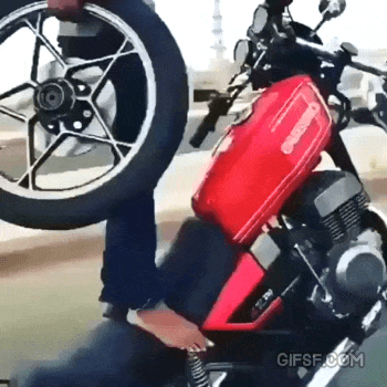 오토바이 앞바퀴 떼고 달리기.gif | 인스티즈