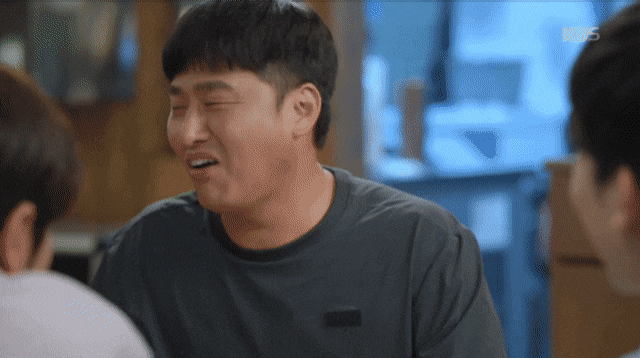 여동생이 이쁘다는 소리를 들었을때 친오빠의 표정.gif | 인스티즈