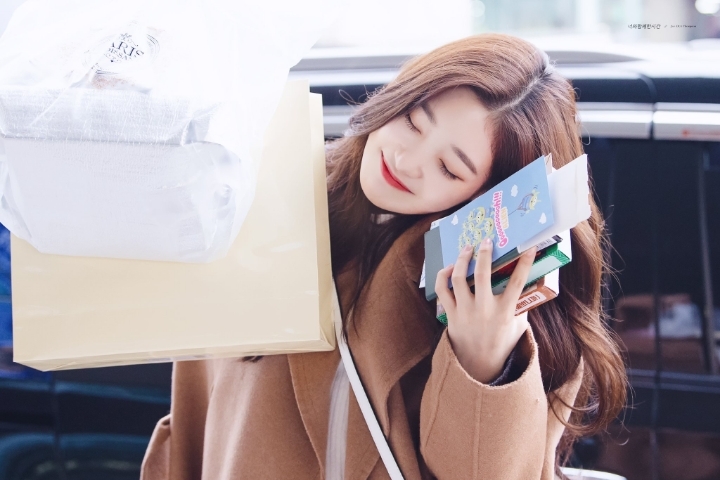 다이아 5주년 기념 우주에서 가장 청순하고 사랑스러운 정채연 님! | 인스티즈