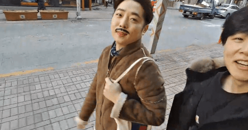 아프리카에 출연한 프레디 머큐리 GIF | 인스티즈