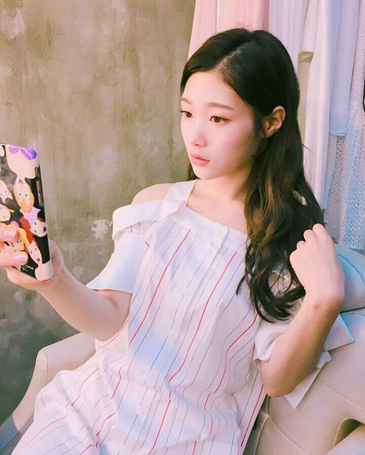 다이아 5주년 기념 우주에서 가장 청순하고 사랑스러운 정채연 님! | 인스티즈