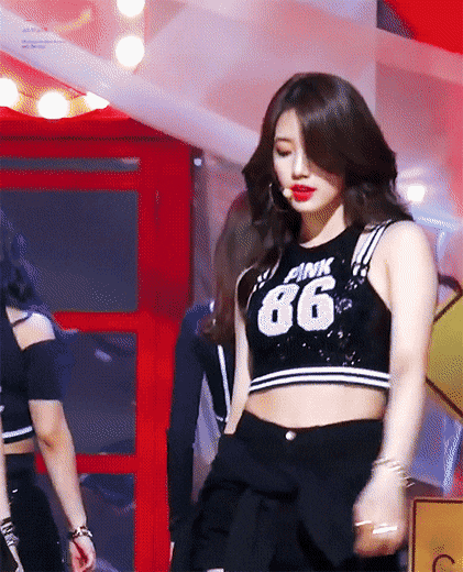 뒷모습 안무 없애라는 댓글이 베댓인 수지 직캠 | 인스티즈