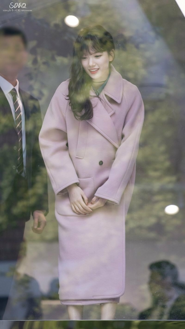 팬들 눈빛으로 조련하는 수지 | 인스티즈