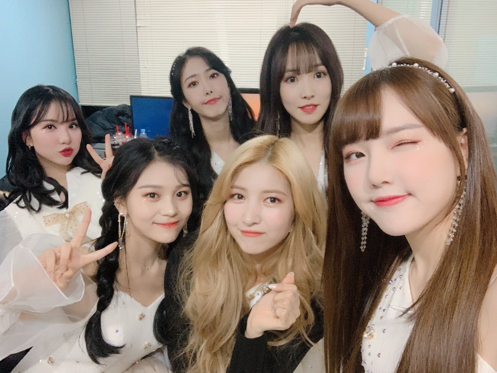 2019년 첫 여자친구 | 인스티즈