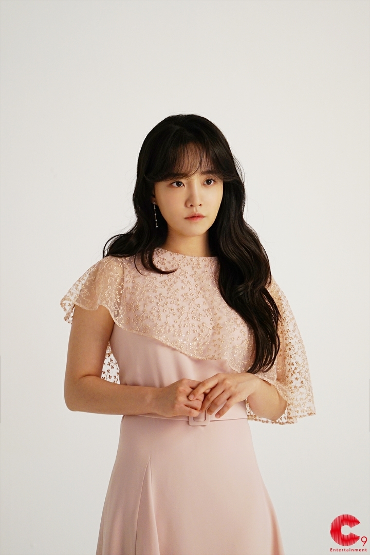 스물 열두살이라는 여가수 화보촬영 | 인스티즈