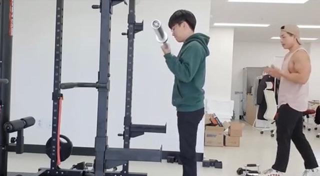 타락헬창 원래 어떻게 먹고 살았는지 궁금해서 찾아본 10개월 전 브이로그 | 인스티즈