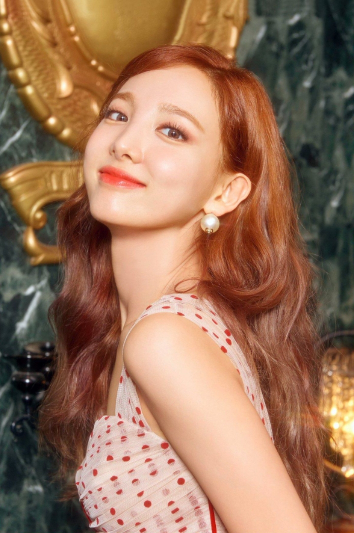 오늘 뜬 티저에서 반응 좋은 트와이스 나연 | 인스티즈