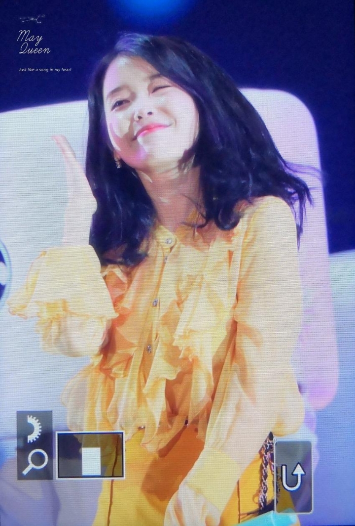 미모 레전드 찍은 오늘자 아이유 .gif | 인스티즈