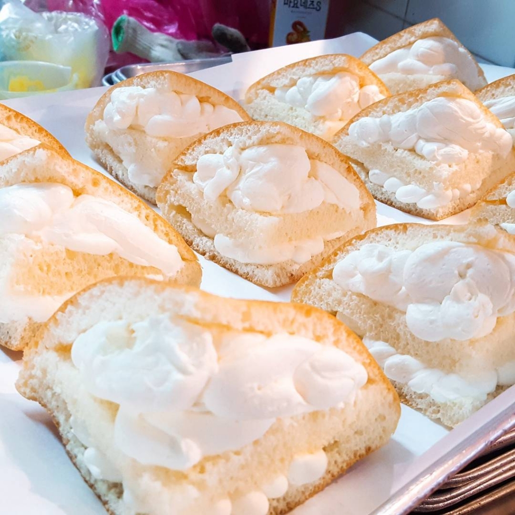 크림치즈가 겁나 많이 들었다는 파리바게트 몬스터치즈번....jpg | 인스티즈