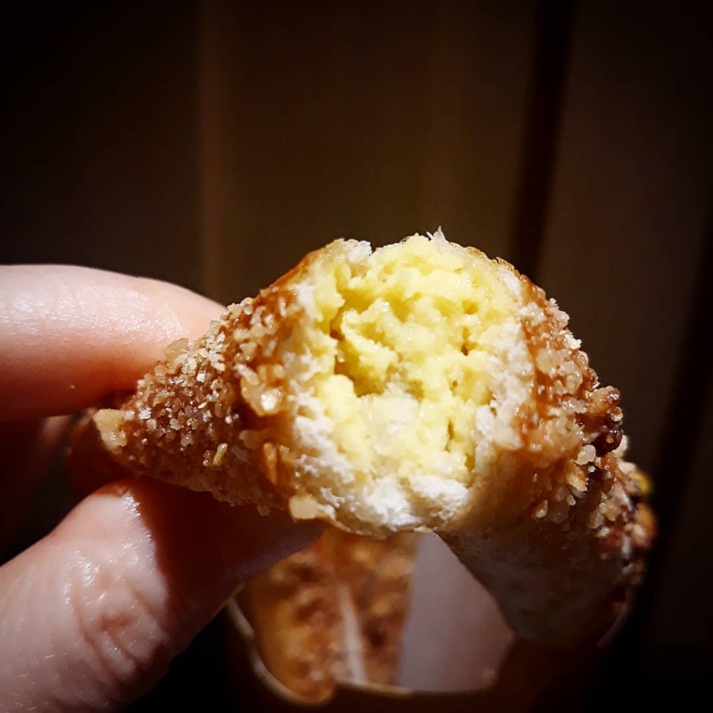 시즌한정메뉴라는 아몬드고구마크림치즈스틱......jpg | 인스티즈