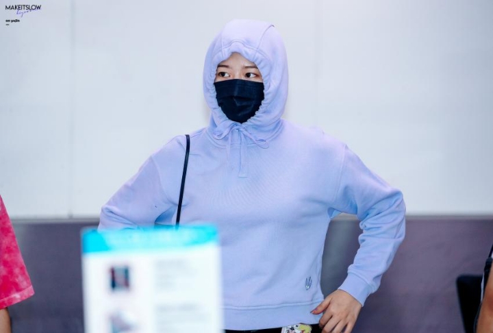 홀맨 생각나게 하는 아이즈원 안유진 공항패션 | 인스티즈