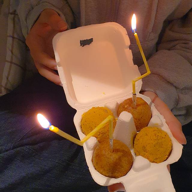 요즘 케이크 대신 선물한다는 계란한판.JPG | 인스티즈