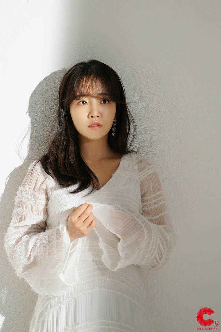 스물 열두살이라는 여가수 화보촬영 | 인스티즈