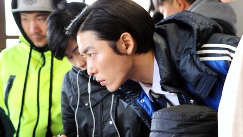 자신의 연기 모니터링하는 배우들 실제 모습JPGIF | 인스티즈