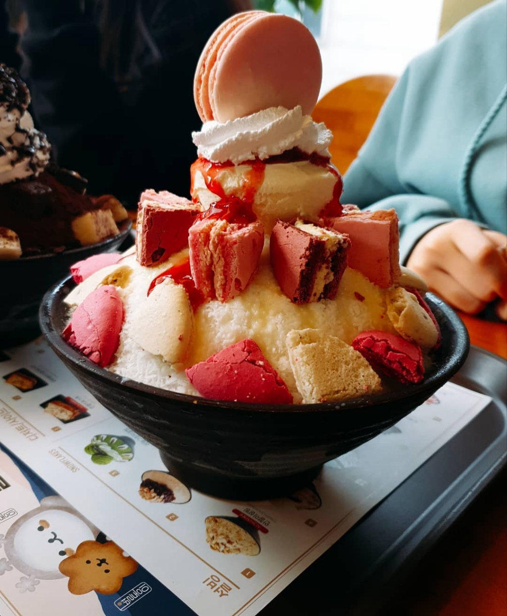 먹은 사람마다 평이 엄청 갈리는 설빙 딸기마카롱빙수......jpg | 인스티즈